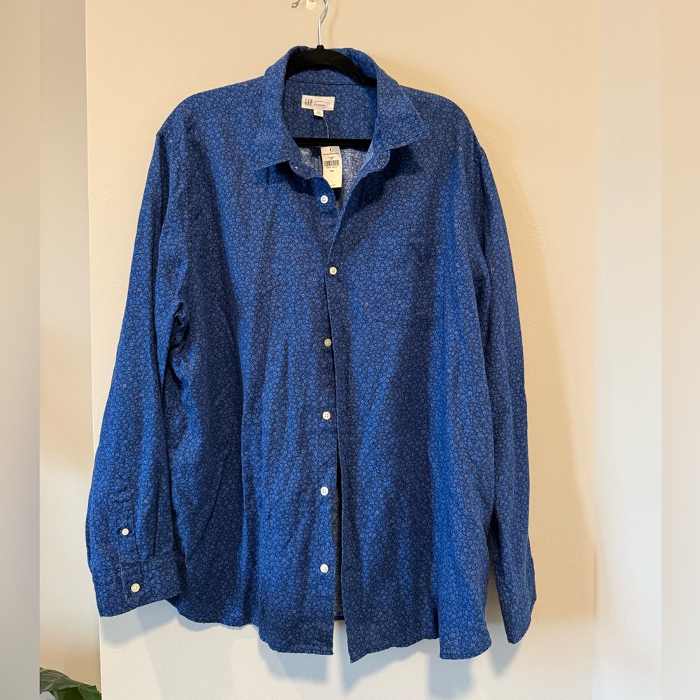 GAP Men's Navy Floral Button Down Shirt
